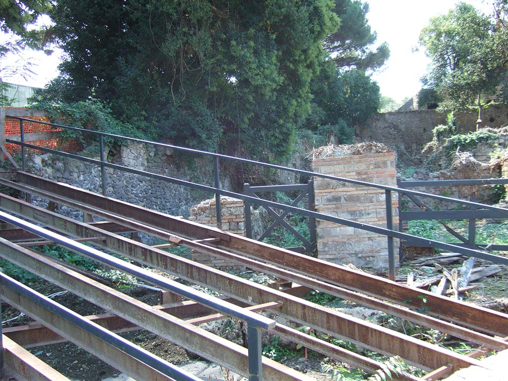 Viii Pompeii September Looking West Across Shop Towards Rear